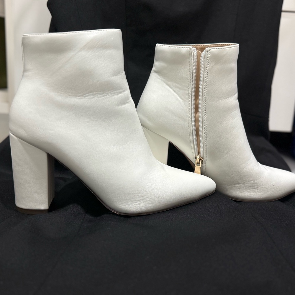 Lulu's Chic White Ankle Booties